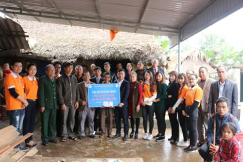 Hoạt động từ thiện đầu năm mới của IBM Group tại Xã Cẩm Thạch, Huyện Cẩm Xuyên, Hà Tĩnh